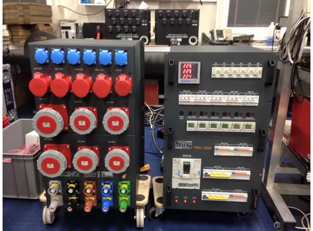 SRS PDU 400A powerlock, 2x125, 4x63, 4x32,16A-3 fas + 6x16A, METE R 