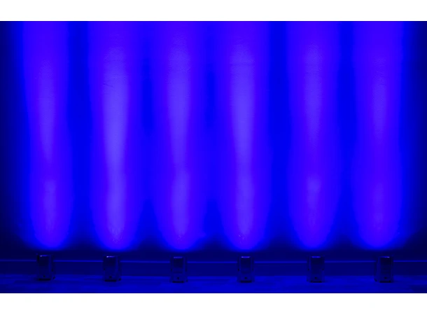 ADJ Mirage Q6 Pak Flight case with charging solution 