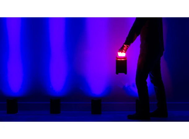 ADJ Mirage Q6 Pak Black Flight case with charging solution 