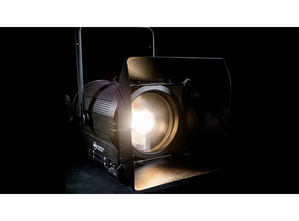 ADJ Encore FR Pro WW - CRI: 97.2 Fresnel, 200W, 10-46°, 3000K 