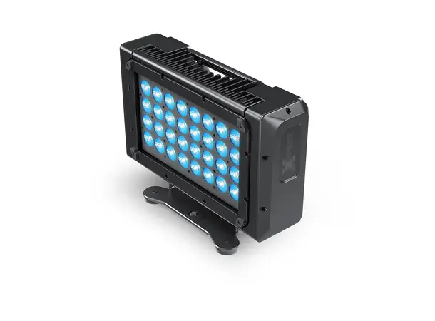 DTS X-BRICK IP65 LED Wash, RGBW 32 x Osram Ostar stage N LED's 