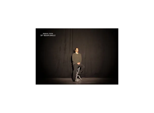 ADJ PAR Z300 3K - CRI: 97 - 3000K 300W COB LED, 9-15-20-25-30-35-40° Zoom 