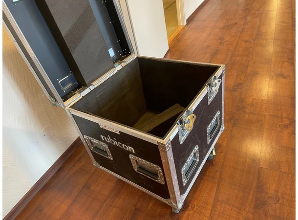 CODA Audio Flightcase 2xCUE FOUR 8 handles, Wheels-2 stop, CODA LOGO 