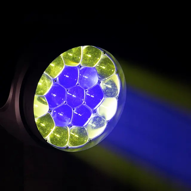 ADJ Focus Flex L19 - 7.814 Lum - CRI 83 19 x 40-Watt RGBL LEDs, 5° - 50° 