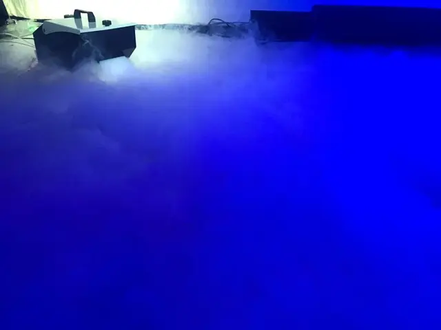 ADJ Mister Kool EP - Non-Dry Ice Low-lying fog, Uses ice cubes 