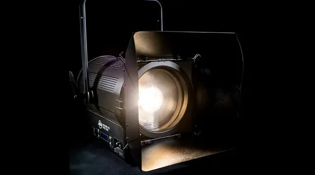 ADJ Encore FR Pro WW - CRI: 97.2 Fresnel, 200W, 10-46°, 3000K 