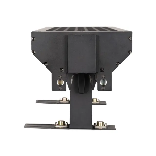 ADJ Vintage Bar-  CRI70- 160° Angle Strobe 0.5 - 33Hz, 4x 150W, 27.000 Lumen 