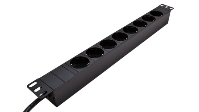LinkIT 19" Strømskinne 9xCEE 7/4 3m CEE7/7 1U u/bryter 3,0m. kabel 16A 3600W 