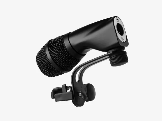 Earthworks DM17 Dynamic Tom/Snare Microphone 