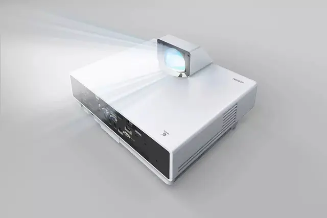 Epson EB-800F UST Laserprojektor 1080P/5000L 