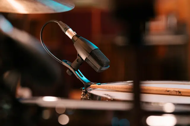 Sennheiser MD 421 KOMPAKT Håndterer eksepsjonelt høy SPL 