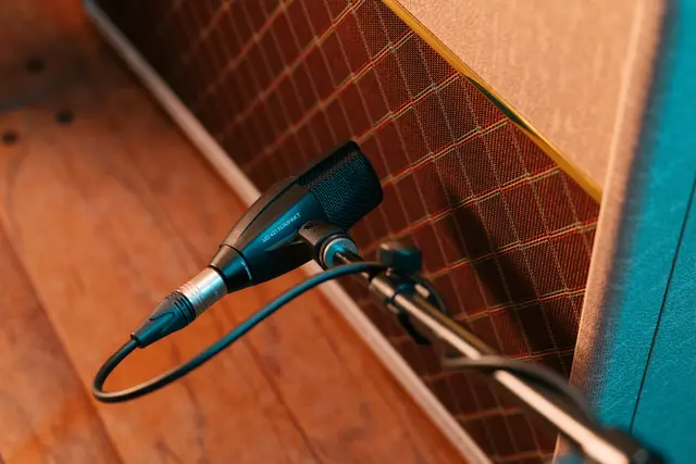 Sennheiser MD 421 KOMPAKT Håndterer eksepsjonelt høy SPL 