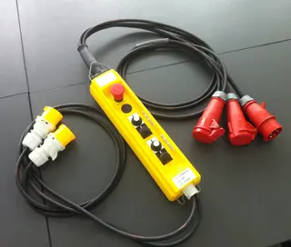 SRS MC2-LV  Hoist control-2  Low Voltage CEE 16A in, DualCEE16/4P Red/Yellow Out