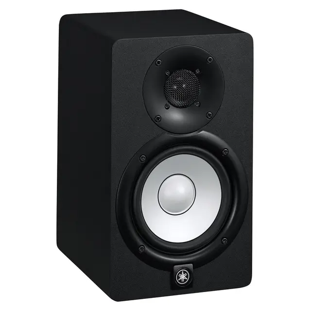 Yamaha HS5 2-way bi-amp speaker. 5" cone woofer / 1 